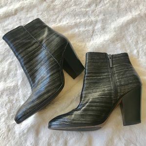 DONALD J PLINER METALLIC SWIFT ANKLE BOOTIE